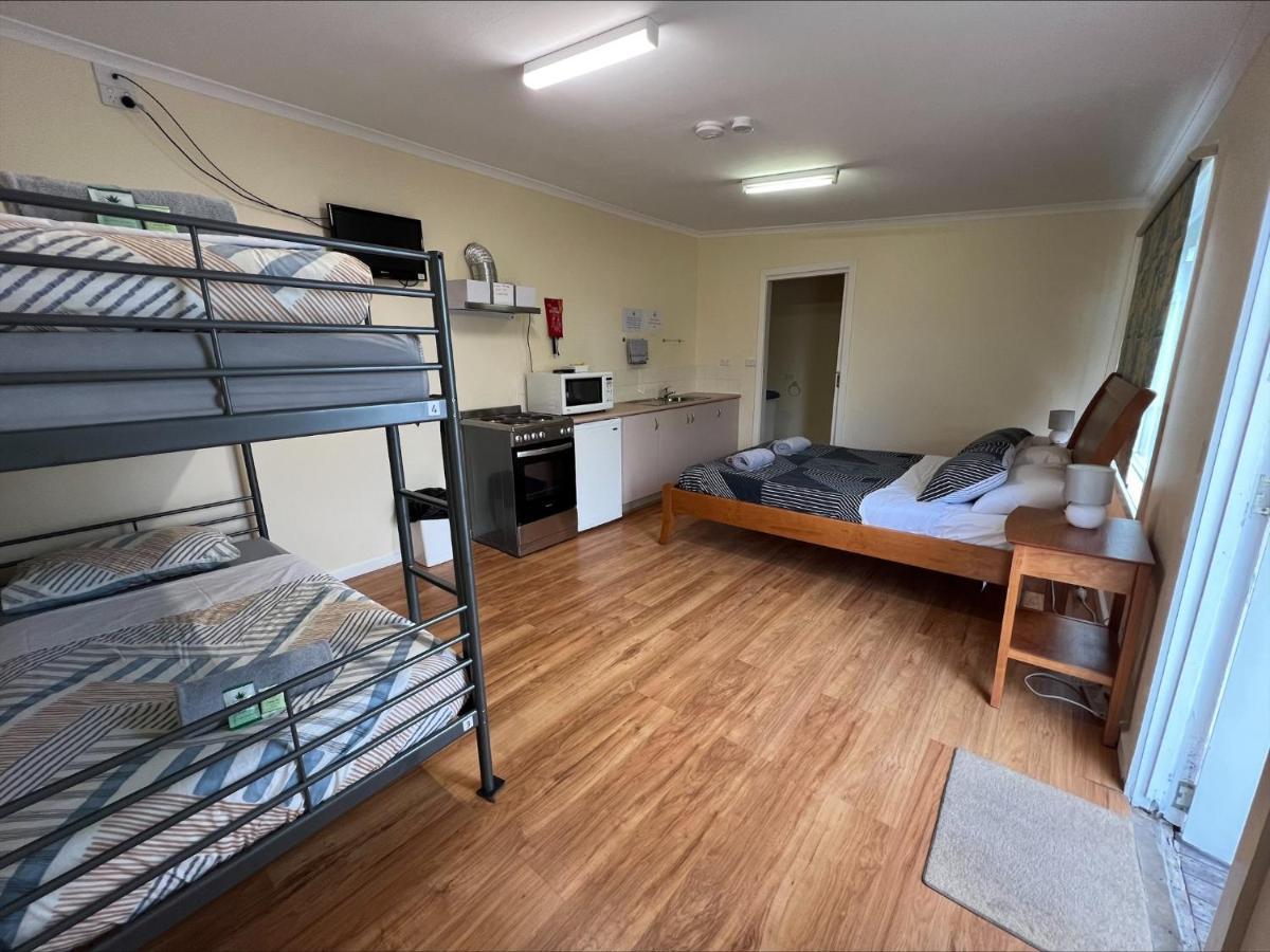 Turn-In Motel Warrnambool Exterior photo