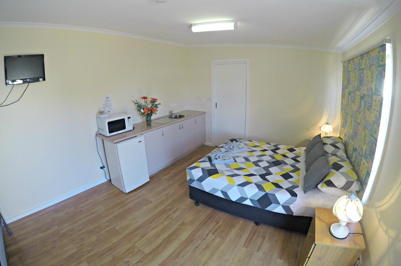 Turn-In Motel Warrnambool Exterior photo