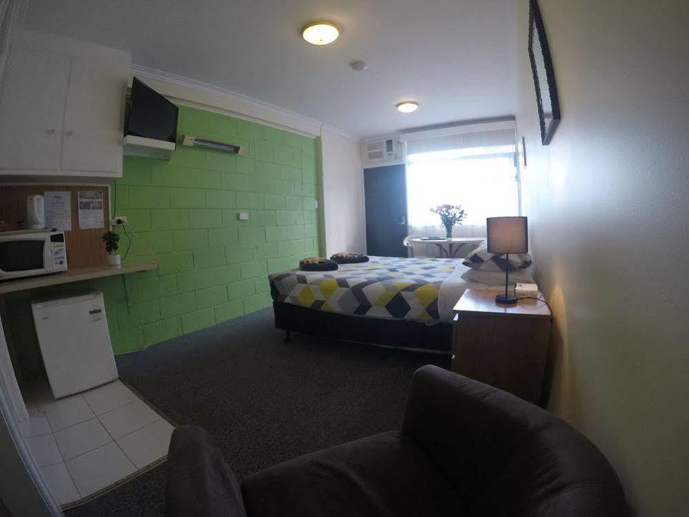 Turn-In Motel Warrnambool Exterior photo